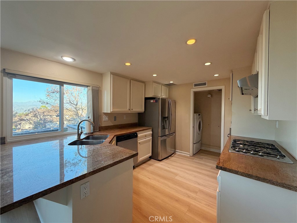 MLS #OC25275821 image #6