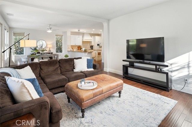 Detail Gallery Image 15 of 47 For 24909 Ironwood Dr, Valencia,  CA 91355 - 4 Beds | 4 Baths