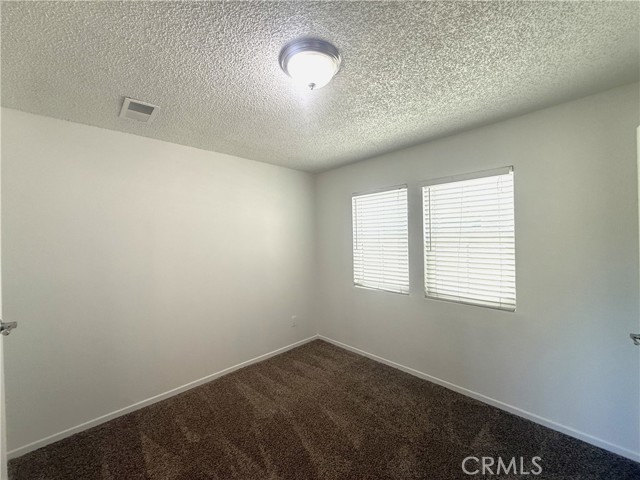Detail Gallery Image 9 of 17 For 10358 Eldora Ave, Sunland,  CA 91040 - 2 Beds | 2 Baths