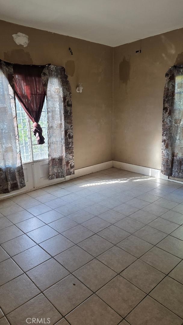 Detail Gallery Image 8 of 22 For 250 N Ridgewood Pl, Los Angeles,  CA 90004 - 6 Beds | 4/1 Baths