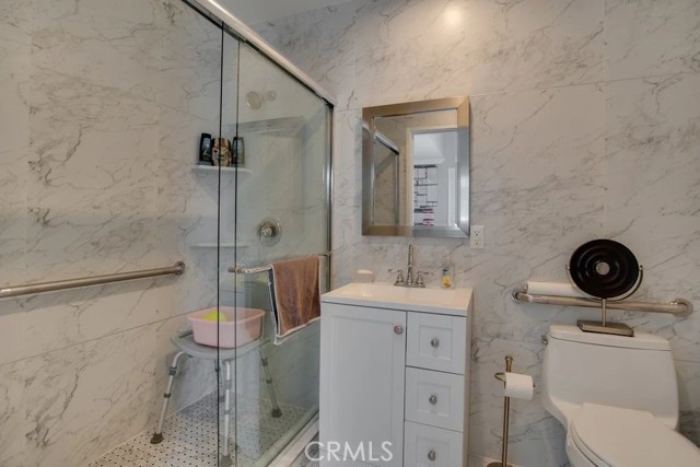 Entry Bathroom.