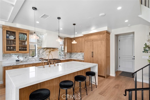 318 Coronado Street, Newport Beach CA: https://media.crmls.org/medias/9ddf9dcc-6684-4d1c-8805-a2607e2a1bad.jpg
