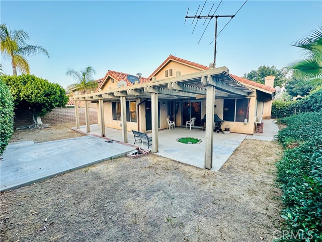 Detail Gallery Image 5 of 7 For 2136 Wembley Ln, Corona,  CA 92881 - 3 Beds | 2 Baths