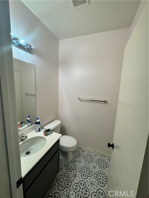 Detail Gallery Image 6 of 10 For 3351 Evening Mist Ln, Perris,  CA 92571 - 3 Beds | 2/1 Baths