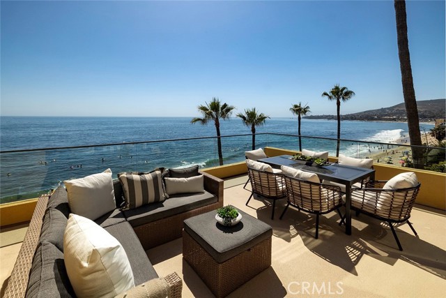 Detail Gallery Image 6 of 31 For 937 Gaviota Dr, Laguna Beach,  CA 92651 - 3 Beds | 3/1 Baths