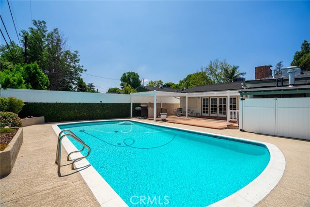 Detail Gallery Image 33 of 44 For 900 N California St, Burbank,  CA 91505 - 3 Beds | 2 Baths