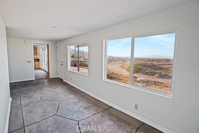 Detail Gallery Image 7 of 21 For 35225 Small Rd, Palmdale,  CA 93550 - 4 Beds | 2/1 Baths