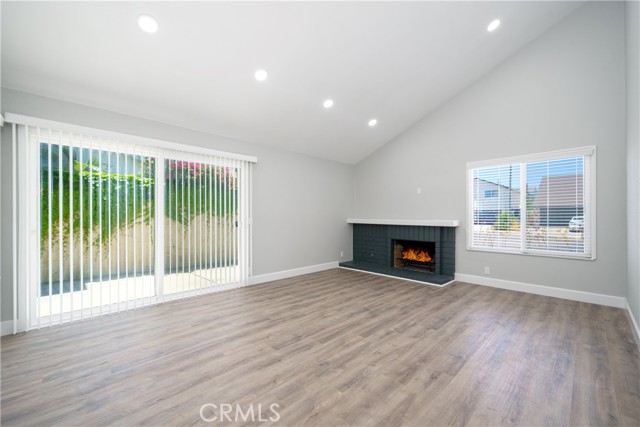 3701 S Ross Street, Santa Ana CA: https://media.crmls.org/medias/9de2350f-95c9-4e0c-b41e-9233a5a8cb38.jpg