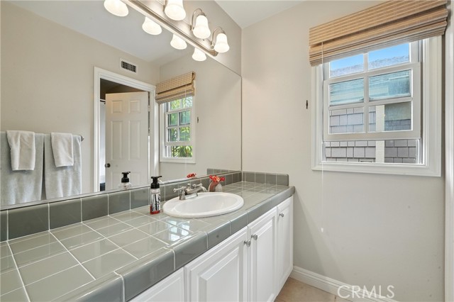 Detail Gallery Image 31 of 54 For 2616 Bungalow Pl, Corona Del Mar,  CA 92625 - 2 Beds | 2/1 Baths
