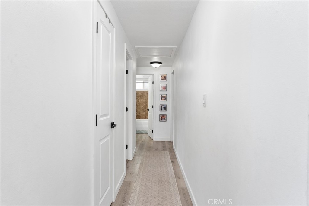 https://media.crmls.org/medias/9de33bdc-0c8d-4c3f-80e3-a5c3bc8ac679.jpg?preset=X-Large