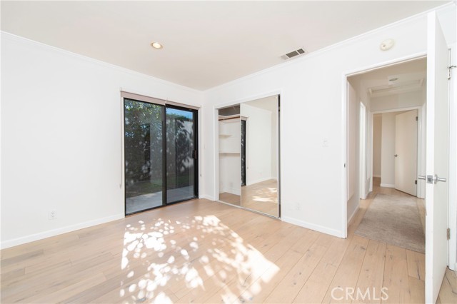 Detail Gallery Image 8 of 19 For 2306 Ruhland Ave #B,  Redondo Beach,  CA 90278 - 3 Beds | 2 Baths