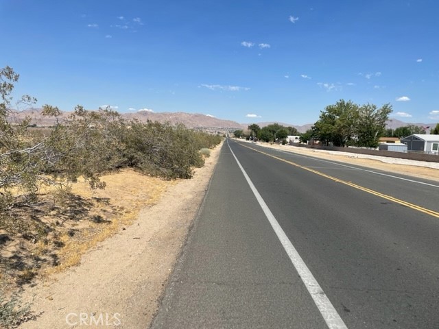 0 Waalew Road, Apple Valley, California 92307, ,Land,For Sale,0 Waalew Road,CRHD23125881