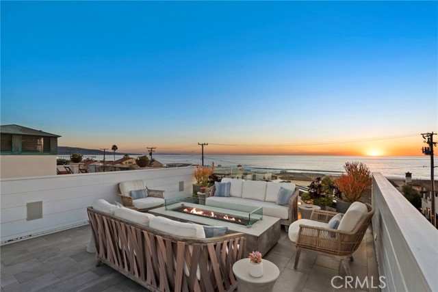 2722 Hermosa Avenue, Hermosa Beach, California 90254, 4 Bedrooms Bedrooms, ,4 BathroomsBathrooms,Residential,For Sale,Hermosa,SB25022397