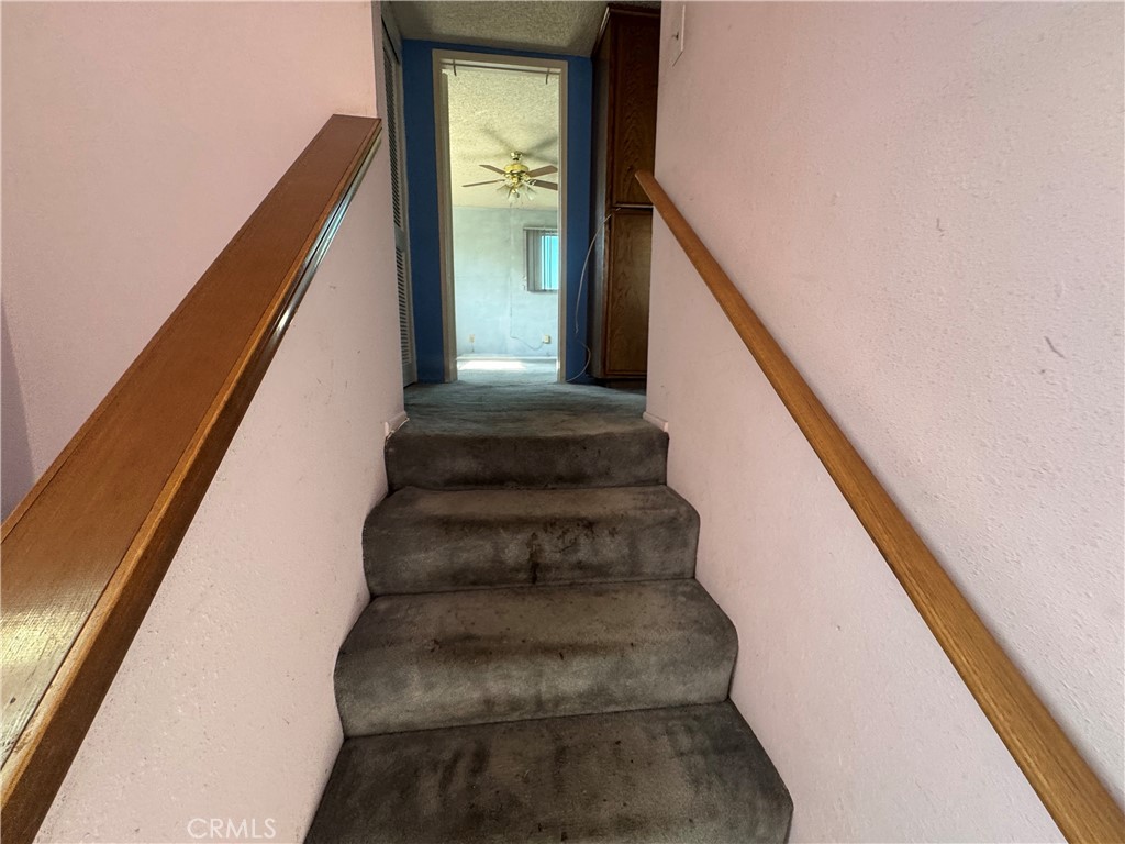 https://media.crmls.org/medias/9de410e5-ba49-4887-926f-df04de3924c7.jpg?preset=X-Large