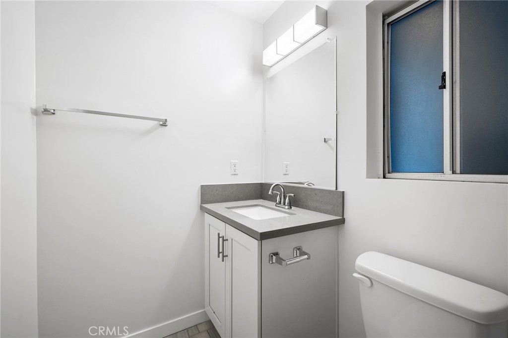 https://media.crmls.org/medias/9de43d09-4826-4ad0-8b24-d58ed64cdf9b.jpg?preset=X-Large
