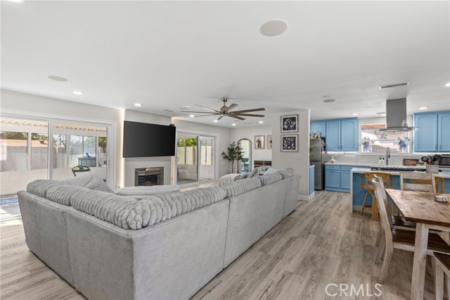 Detail Gallery Image 10 of 38 For 218 Foxbury, Pomona,  CA 91767 - 3 Beds | 2 Baths