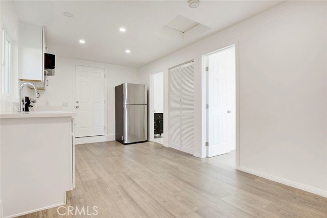 Detail Gallery Image 5 of 16 For 16503 Kingsbury St, Granada Hills,  CA 91344 - 1 Beds | 1 Baths