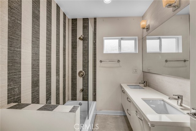 Detail Gallery Image 12 of 41 For 3439 Winslow, Los Angeles,  CA 90026 - 4 Beds | 3 Baths