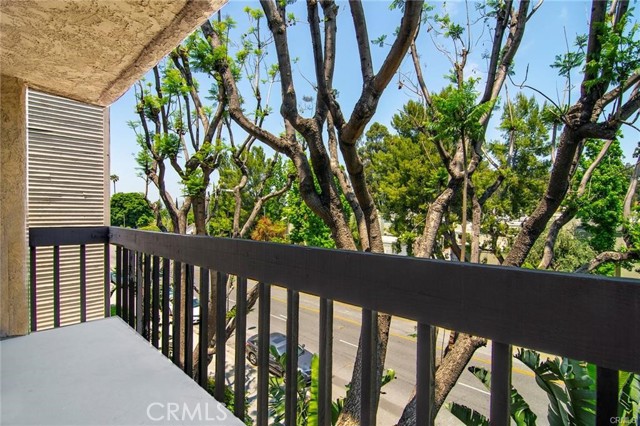 Detail Gallery Image 7 of 12 For 22100 S Burbank Bld 312a,  Woodland Hills,  CA 91367 - 0 Beds | 1 Baths