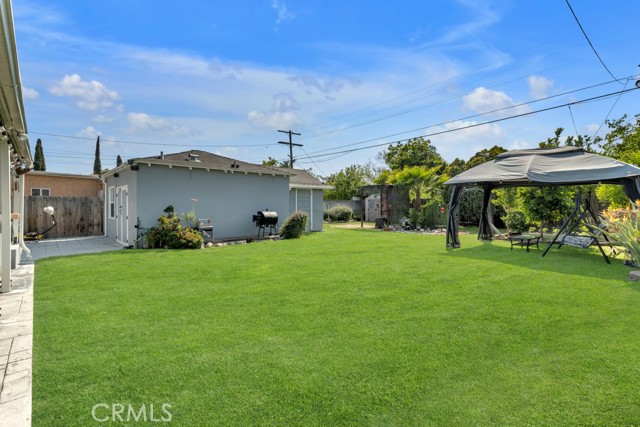 6507 Gentry Avenue, North Hollywood CA: https://media.crmls.org/medias/9de80f2e-bbd5-42c4-8397-767a041cb3e2.jpg