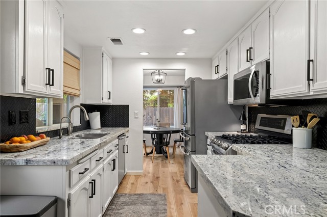 13 Noyo Court, Chico CA: https://media.crmls.org/medias/9de8d5ca-809c-423e-a9ff-b13b1bcb3a1d.jpg