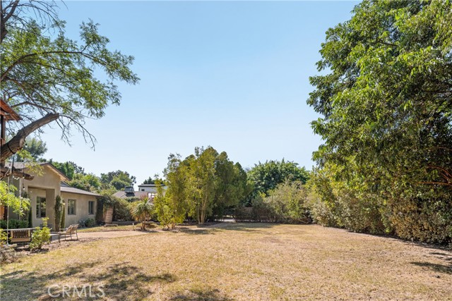 Detail Gallery Image 19 of 21 For 5150 Gloria Ave, Encino,  CA 91436 - 4 Beds | 4/1 Baths