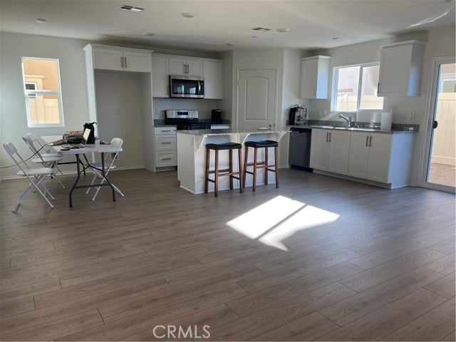 Detail Gallery Image 12 of 13 For 14001 Carina, Moreno Valley,  CA 92555 - 4 Beds | 2/1 Baths