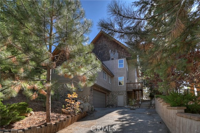 Detail Gallery Image 3 of 45 For 26589 Amador, Lake Arrowhead,  CA 92352 - 4 Beds | 3 Baths