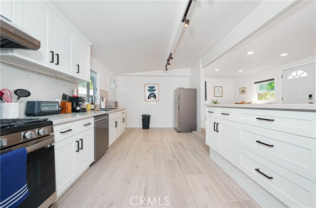 7229 Tegner Drive, Rosemead CA: https://media.crmls.org/medias/9dec884f-5692-41bb-b4e0-5db0395f4864.jpg