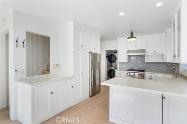 Detail Gallery Image 22 of 38 For 243 Windward, Venice,  CA 90291 - 2 Beds | 2 Baths