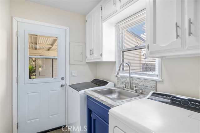 2702 Worthington Avenue, Bakersfield CA: https://media.crmls.org/medias/9dee286c-2972-491d-a33d-cb9402662264.jpg