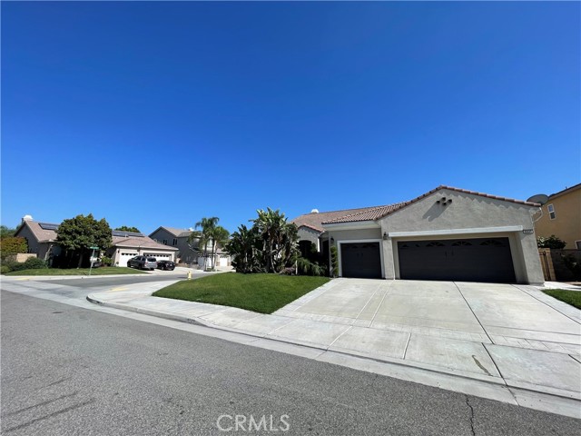 Detail Gallery Image 2 of 27 For 6930 Boulder Creek Dr, Corona,  CA 92880 - 4 Beds | 2 Baths