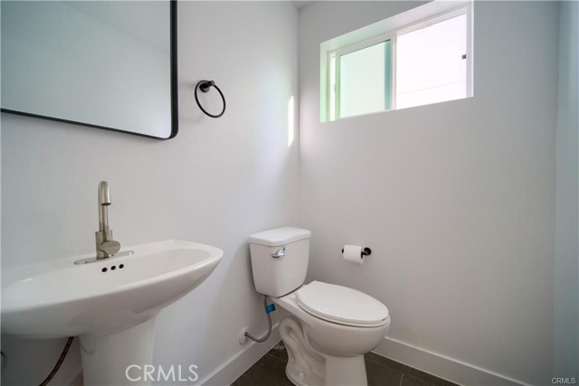 Detail Gallery Image 16 of 17 For 630 E Adams Bld, Los Angeles,  CA 90011 - 4 Beds | 2/1 Baths