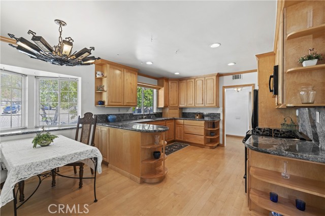 Detail Gallery Image 13 of 53 For 2272 Colmena St, La Canada Flintridge,  CA 91011 - 4 Beds | 2 Baths