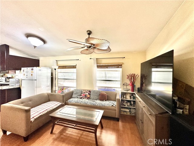 Detail Gallery Image 8 of 41 For 507 S Euclid St #71,  Santa Ana,  CA 92074 - 4 Beds | 2 Baths