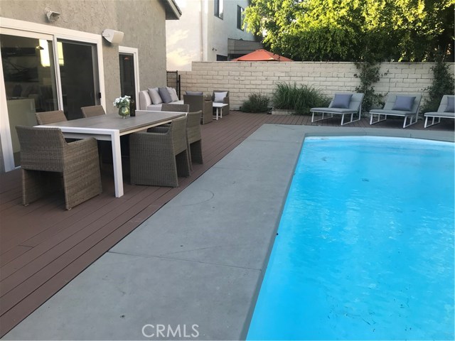5714 Vantage Avenue, Valley Village CA: https://media.crmls.org/medias/9defd693-70d0-46e9-87d2-bab896a87737.jpg