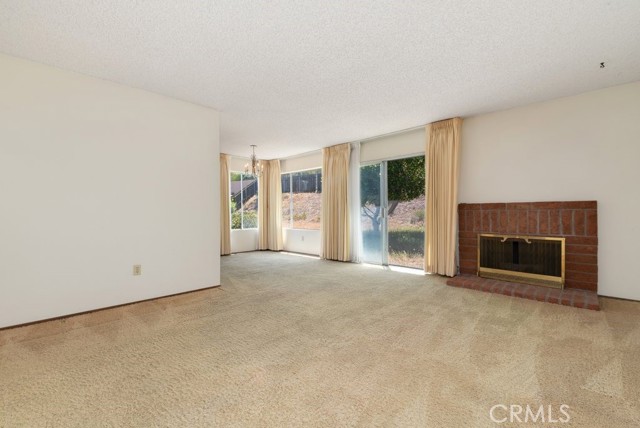 Detail Gallery Image 5 of 26 For 2740 Whitney St, San Diego,  CA 92111 - 3 Beds | 2 Baths