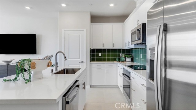 Detail Gallery Image 3 of 19 For 2607 Cloudview Privado, Ontario,  CA 91761 - 3 Beds | 2/1 Baths