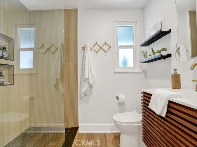 Detail Gallery Image 7 of 38 For 2622 Park Dr, Santa Ana,  CA 92707 - 4 Beds | 2 Baths