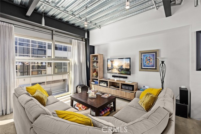 Detail Gallery Image 15 of 31 For 3240 Casitas Ave, Los Angeles,  CA 90039 - 3 Beds | 3/1 Baths