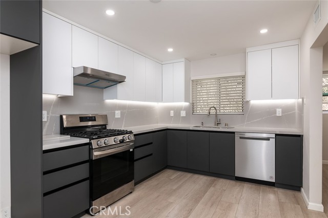 356 W California Avenue, Glendale CA: https://media.crmls.org/medias/9df2ea57-1ad1-4fc6-8090-aafd85af8f4b.jpg