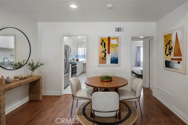 582 W Huntington Drive, Arcadia CA: https://media.crmls.org/medias/9df3ad06-1262-4ab3-a017-132a42833b53.jpg