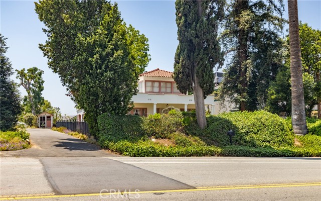 11460 Terracina Blvd, Redlands CA: https://media.crmls.org/medias/9df3eb0f-5d64-49c8-b0d7-573405cede82.jpg