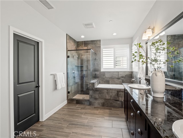 Detail Gallery Image 32 of 52 For 4483 Crown Bluffs Dr, Madera,  CA 93636 - 4 Beds | 3 Baths