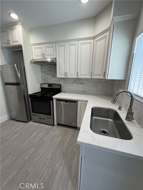 Detail Gallery Image 15 of 15 For 460 Arnaz Dr, Beverly Hills,  CA 90048 - 2 Beds | 2 Baths