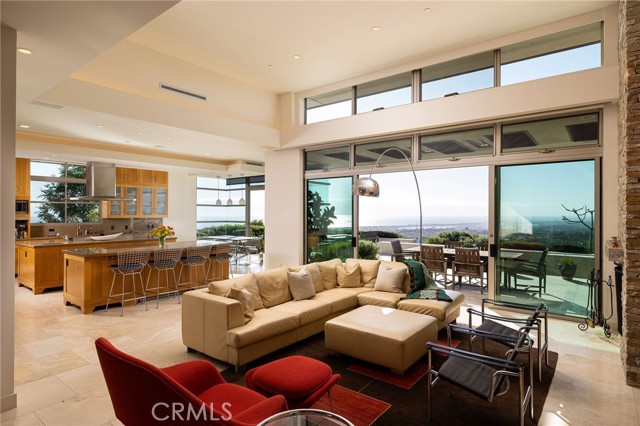 Detail Gallery Image 17 of 42 For 9 Jade, Corona Del Mar,  CA 92625 - 5 Beds | 4/1 Baths