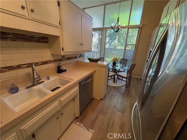 Image 5 of 26 For 4256 Kling Street
