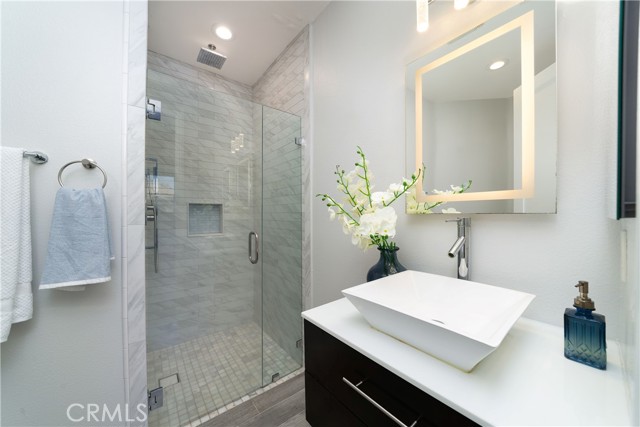 5712 Ocean Vista Drive, Huntington Beach CA: https://media.crmls.org/medias/9df5d667-4419-4501-9fb1-74b69274ee8f.jpg