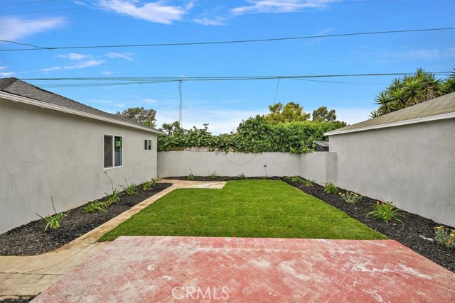 8021 West Boulevard, Inglewood CA: https://media.crmls.org/medias/9df62057-5310-4d2f-aabf-dd1e0c1590f9.jpg