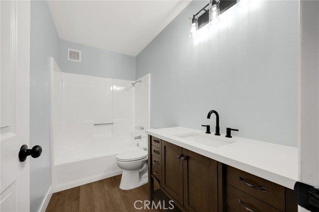 220 W Highland Avenue, Redlands CA: https://media.crmls.org/medias/9df75c84-bbe3-4778-a49e-e548d839607d.jpg
